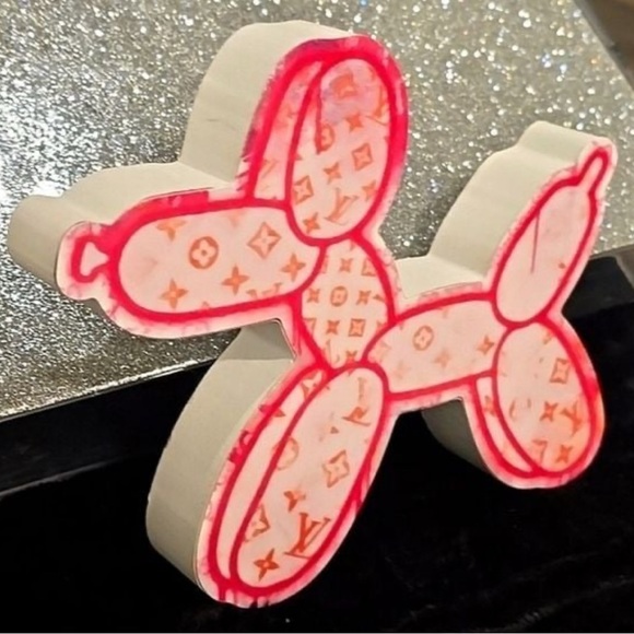 Louis Vuitton Pink Balloon Dog Wood Decor Display - Picture 4 of 6